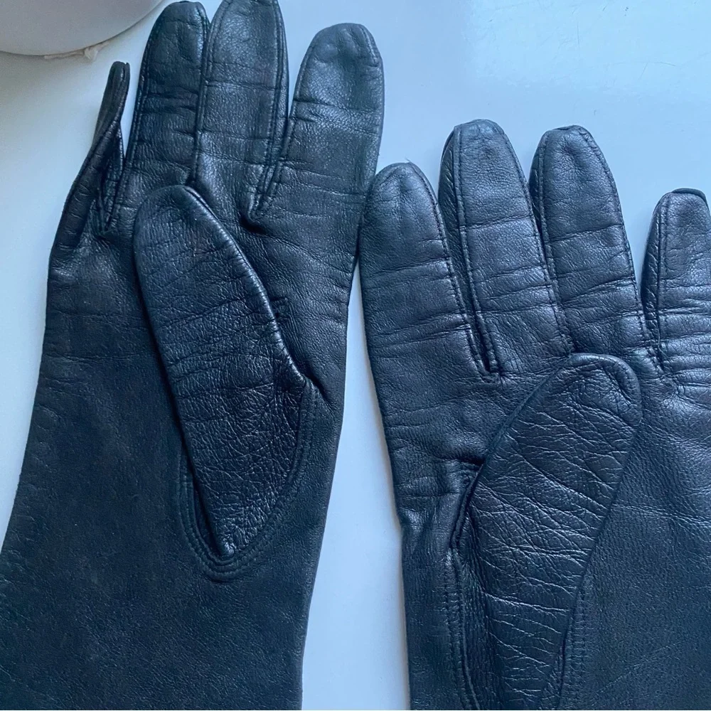 Beautiful Elegant Women's Faux Leather Black Gloves Size S